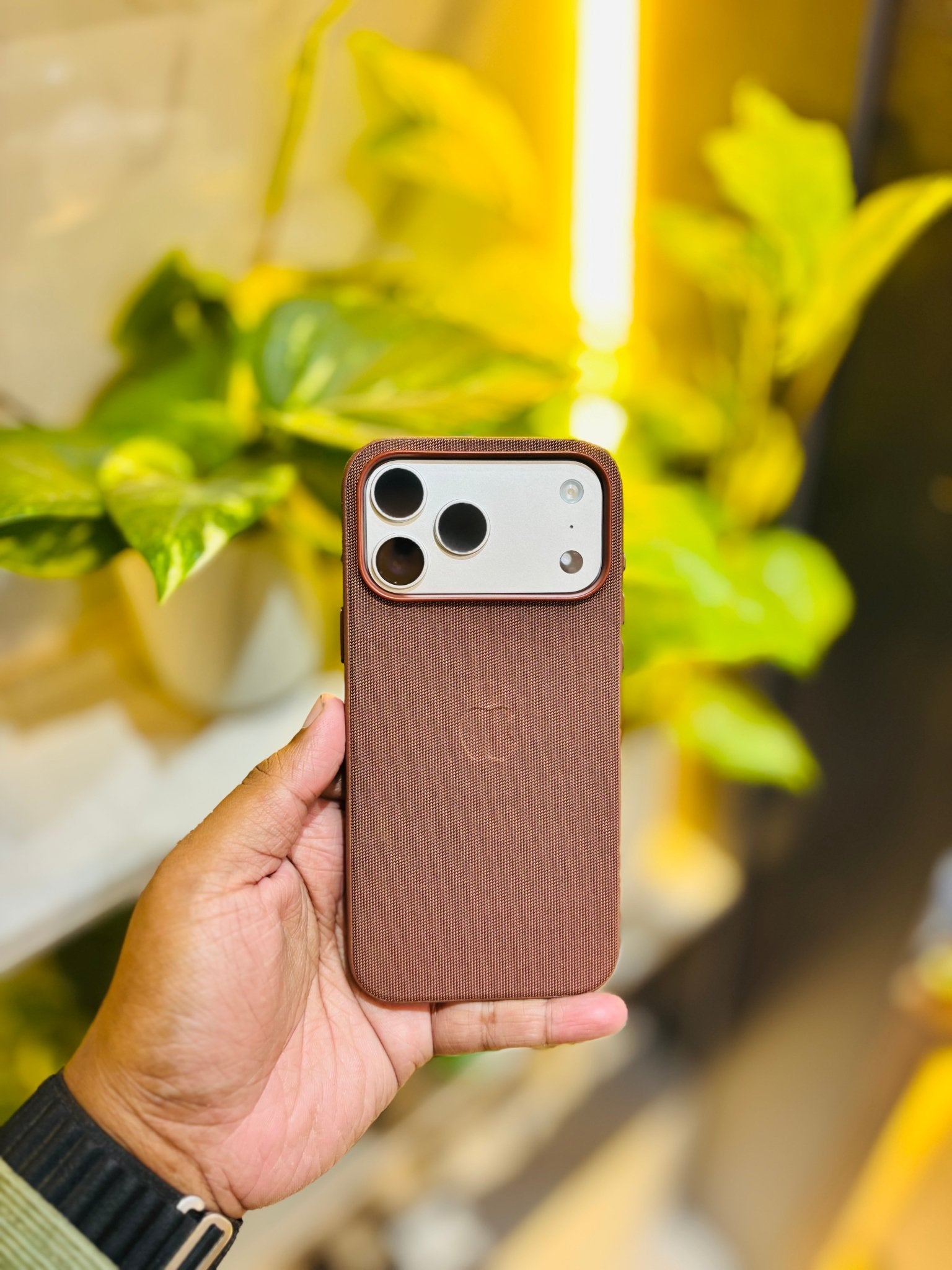 TechWoven Royel Brown - Online lifestyle - TechWoven Royel Brown