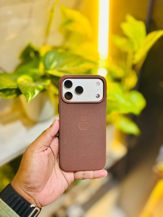 TechWoven Royel Brown - Online lifestyle - TechWoven Royel Brown